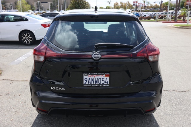 2022 Nissan Kicks S photo 3