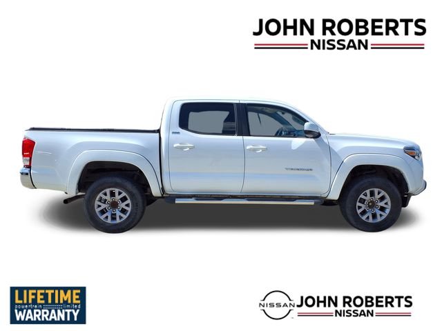 2016 Toyota Tacoma SR5 photo 24