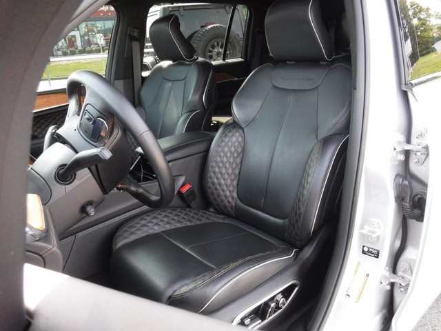 2023 Jeep Grand Cherokee Summit Reserve High Altitude photo 15