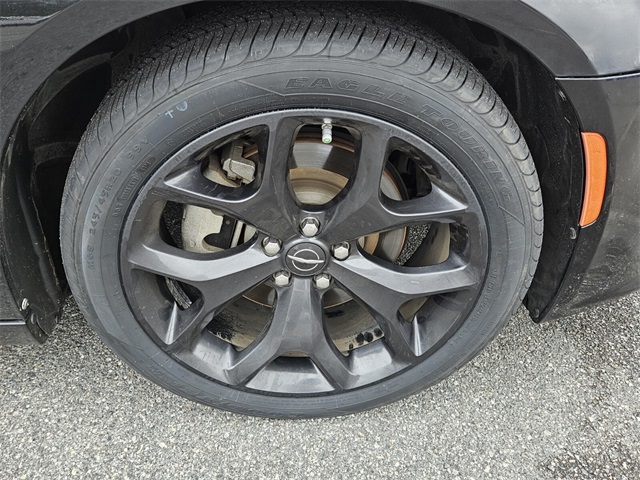 2022 Chrysler 300 S photo 12