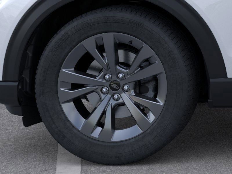 2025 Ford Explorer photo 18