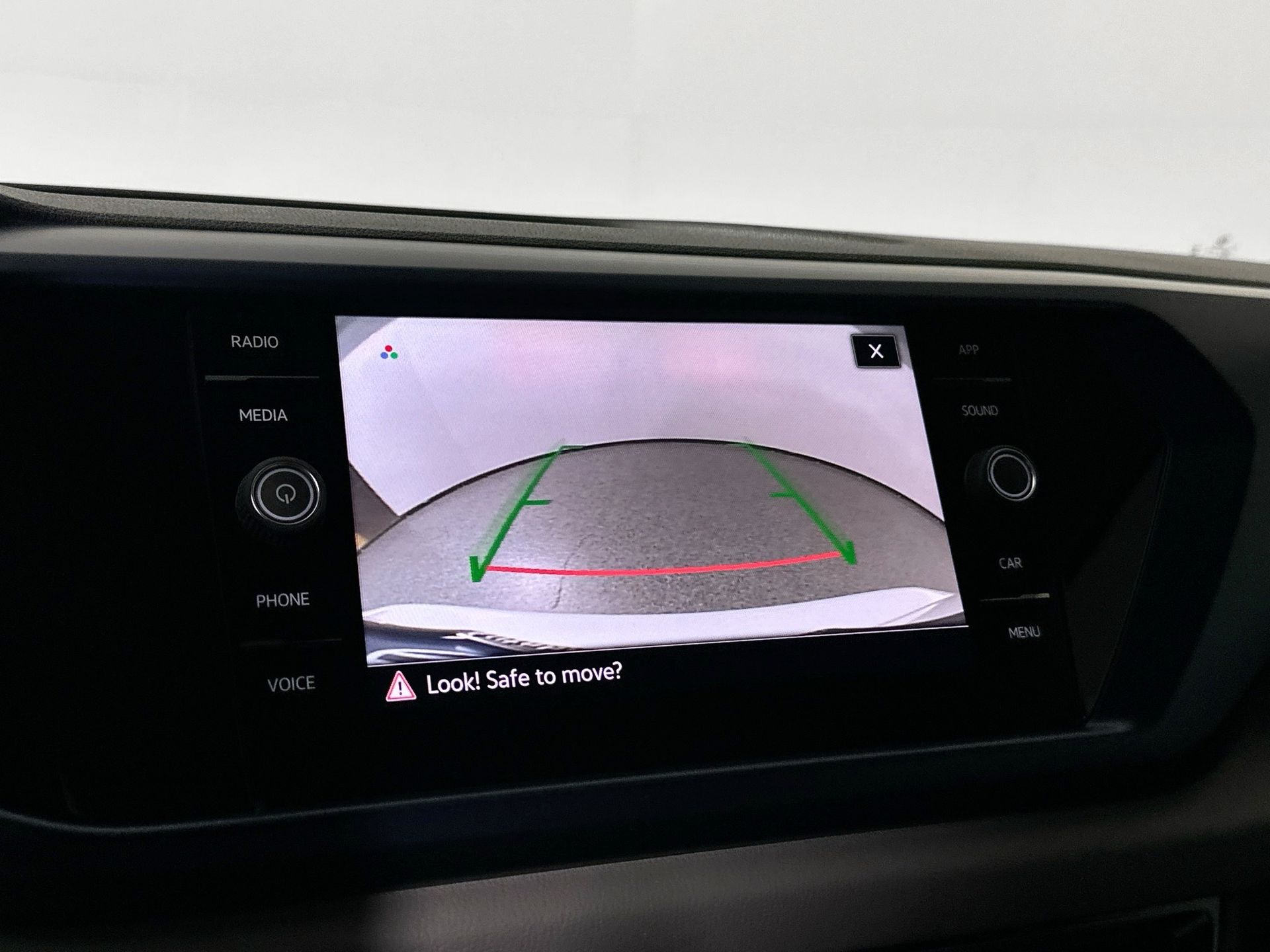 2022 Volkswagen Taos SE photo 11