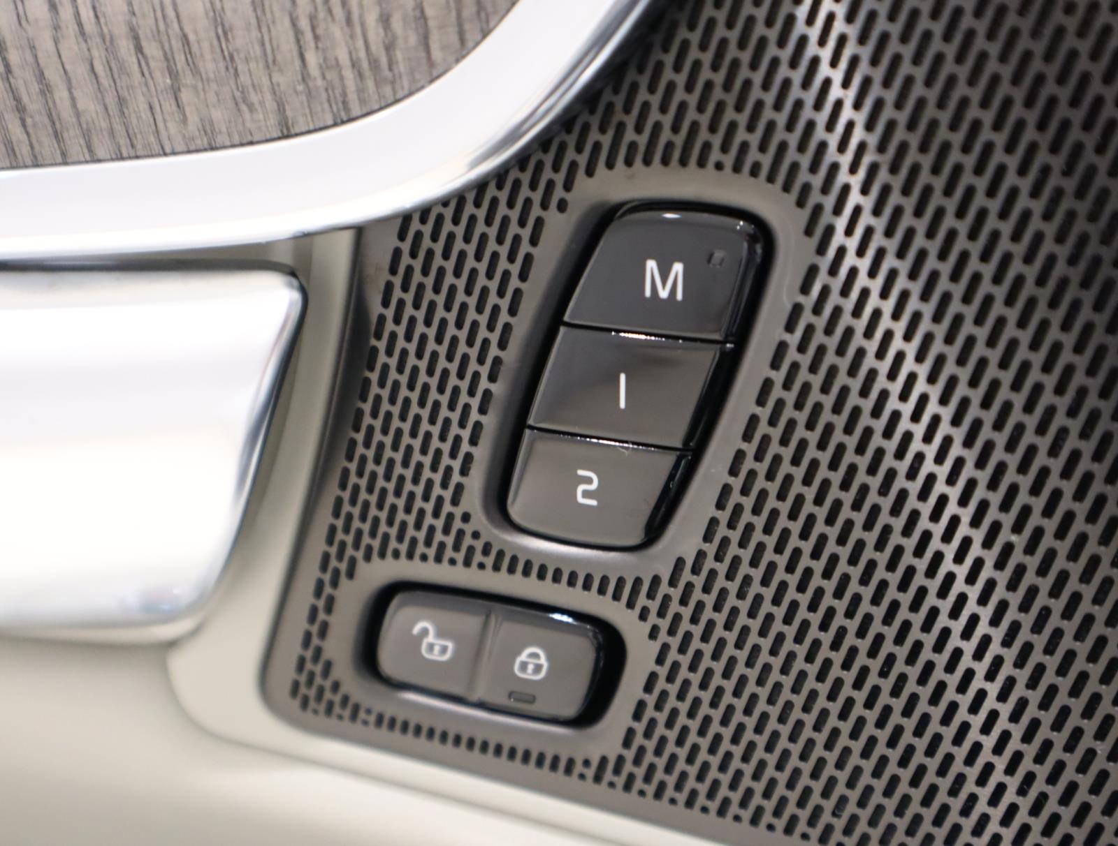 2025 Volvo S90 Plus photo 22