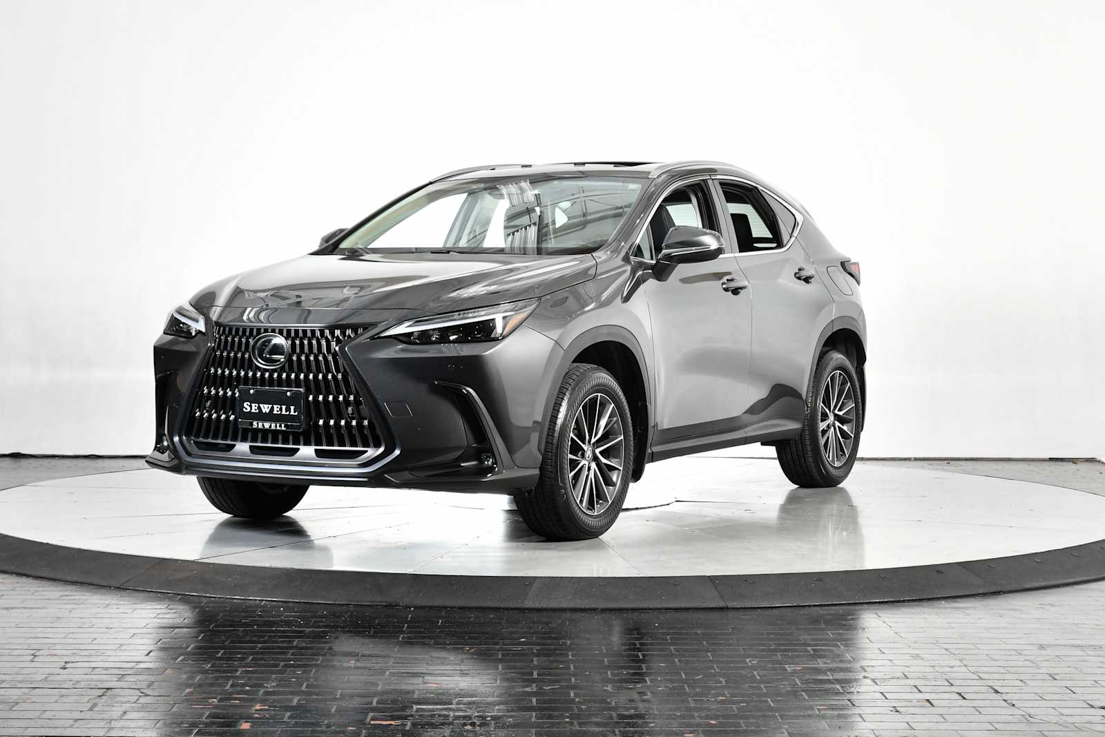 2024 Lexus NX Hybrid 350h's photo
