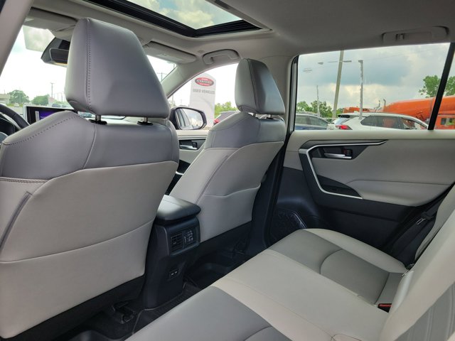 2024 Toyota RAV4 XLE Premium photo 13