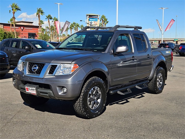 2020 Nissan Frontier PRO-4X photo 2