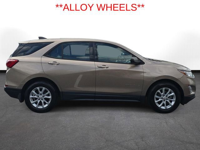2018 Chevrolet Equinox LS photo 5