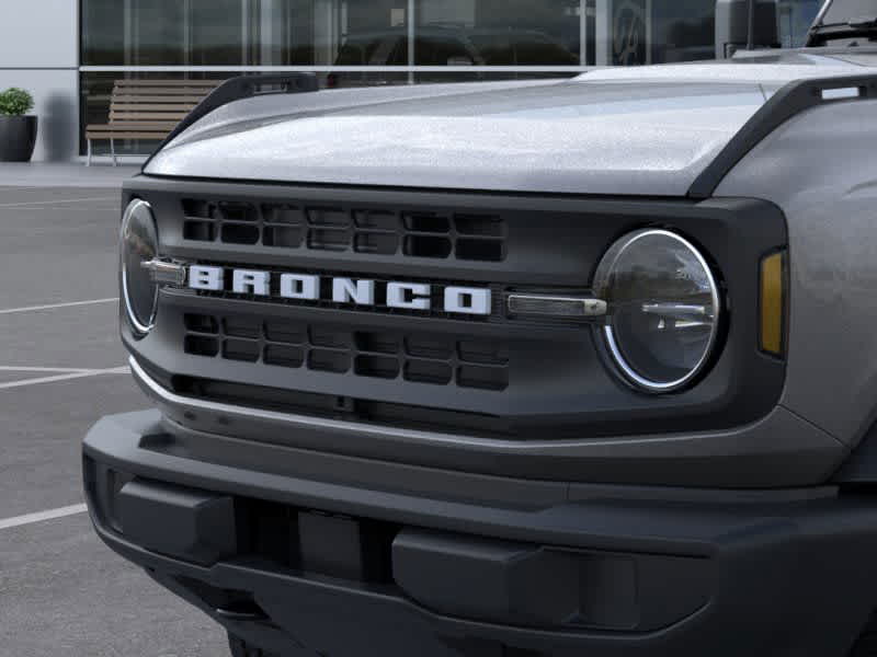 2025 Ford Bronco Base photo 18