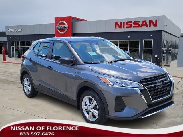 2025 Nissan KICKS PLAY Base's photo