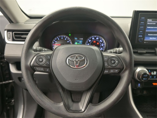 2020 Toyota RAV4 XLE photo 24
