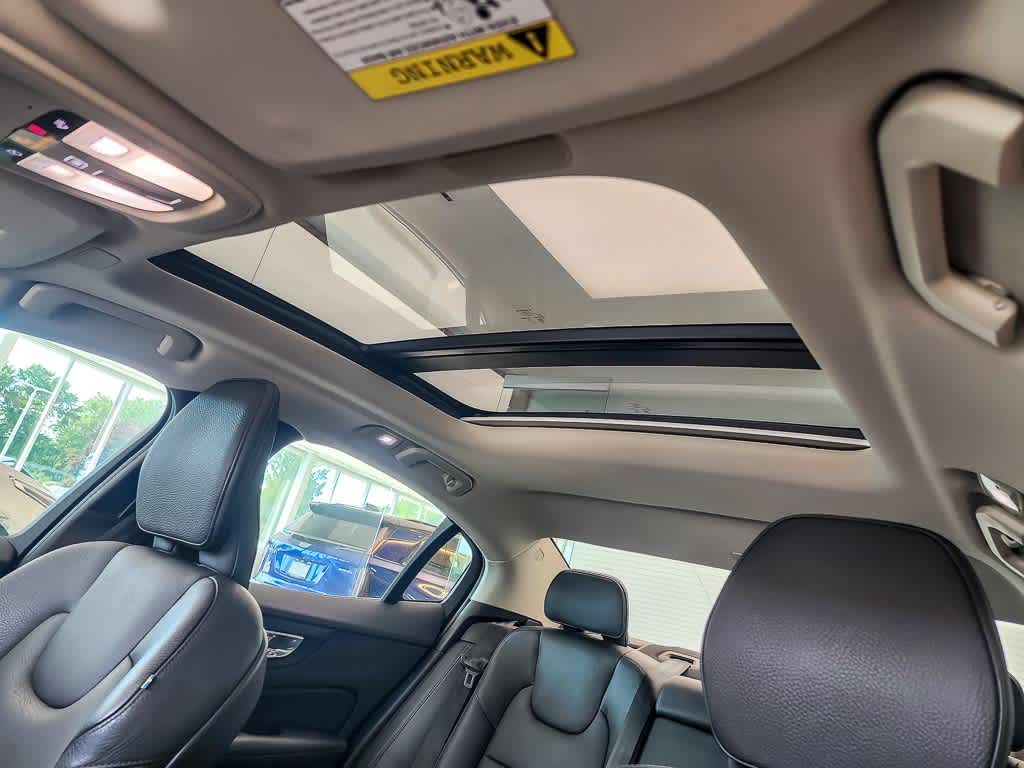 2024 Volvo S60 Ultimate photo 9