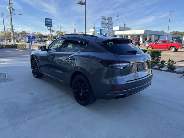 2022 Maserati Levante GT photo 3