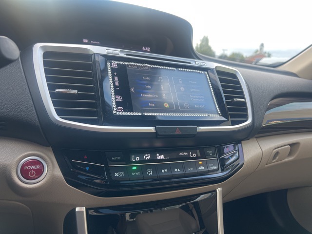 2017 Honda Accord Hybrid EX-L photo 18