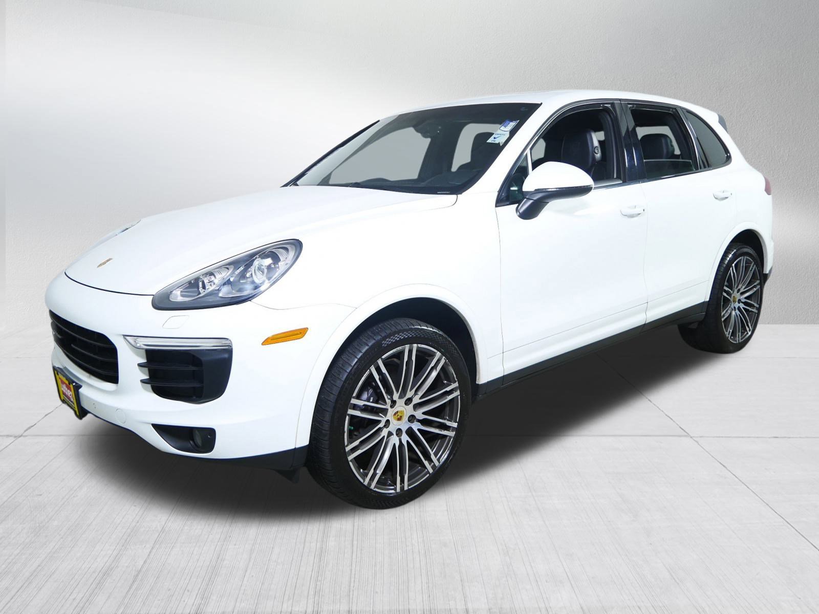 2017 Porsche Cayenne Platinum Edition photo 2