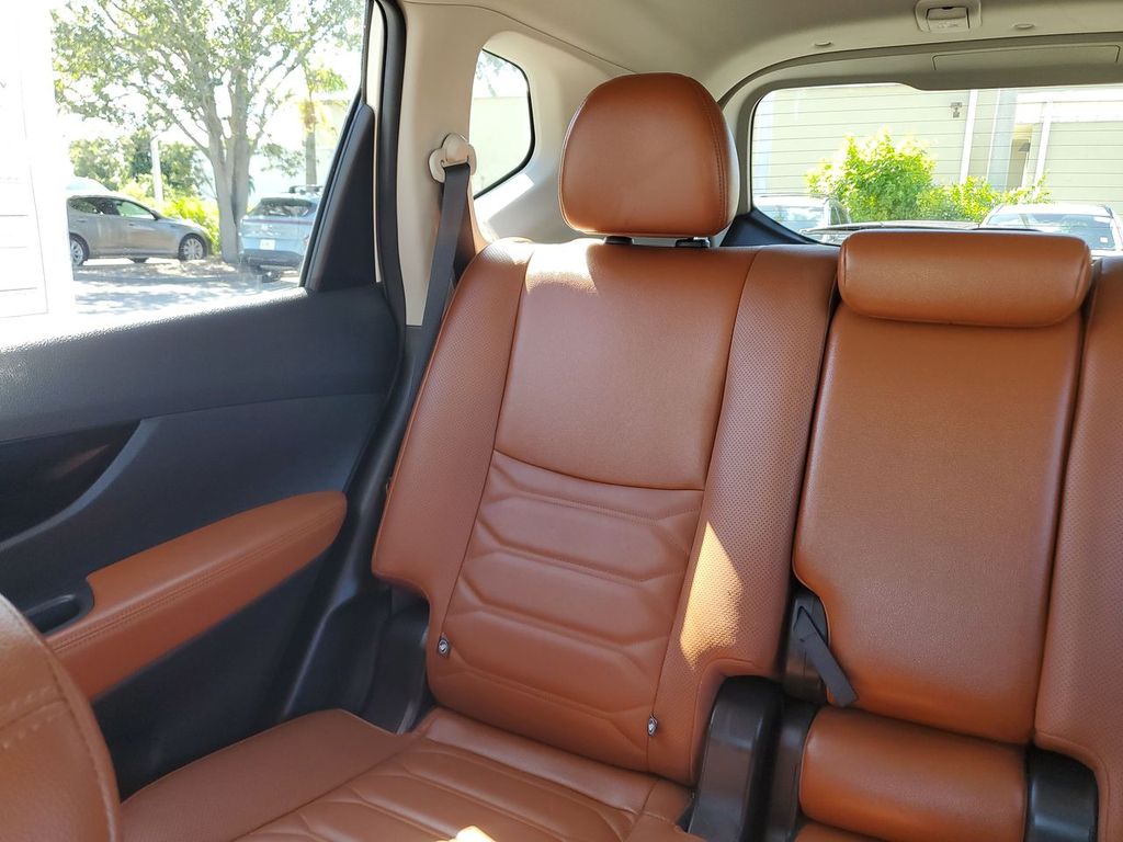 2017 Nissan Rogue SL photo 4