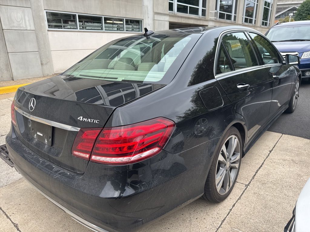2016 Mercedes Benz E 350 4MATIC photo 3