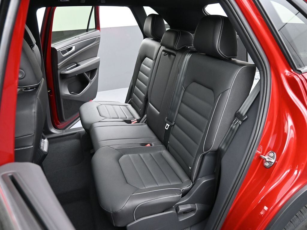 2025 Volkswagen Atlas Cross Sport SEL R-Line photo 40