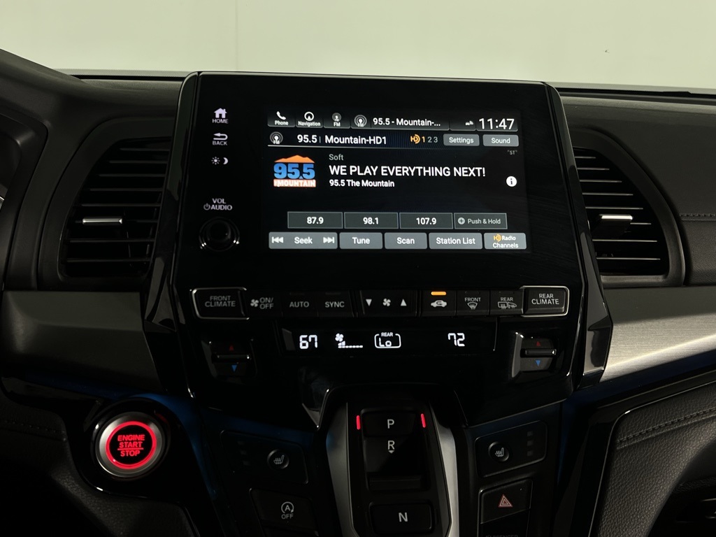 2024 Honda Odyssey Touring photo 14