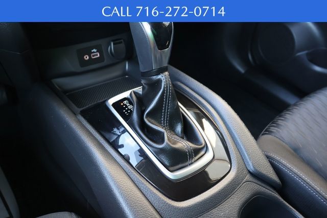 2020 Nissan Rogue SV photo 12