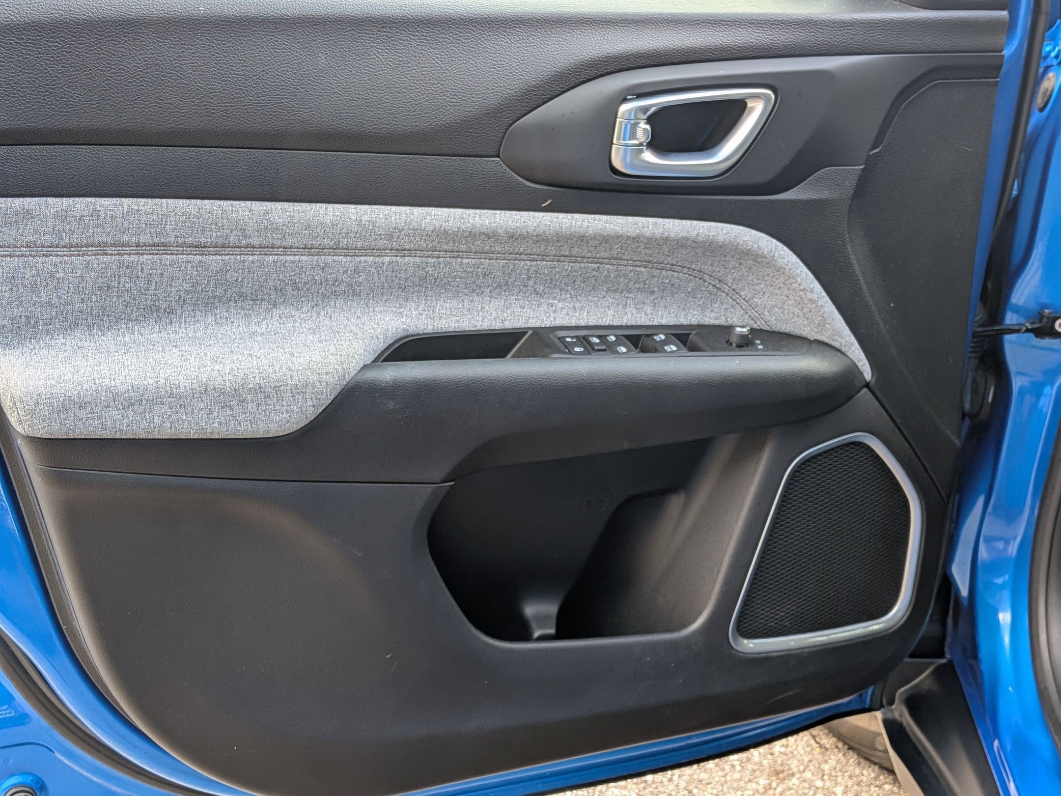 2022 Jeep Compass Latitude Lux photo 11