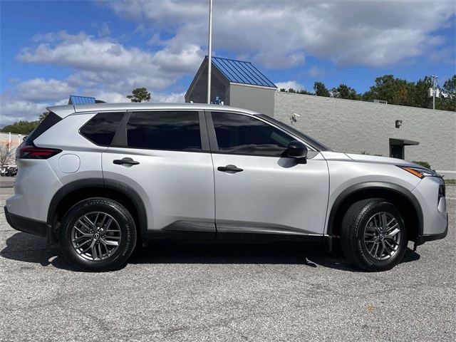 2024 Nissan Rogue S photo 2