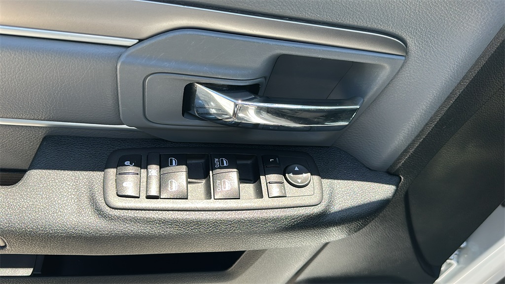 2024 Ram 1500 Classic SLT photo 15