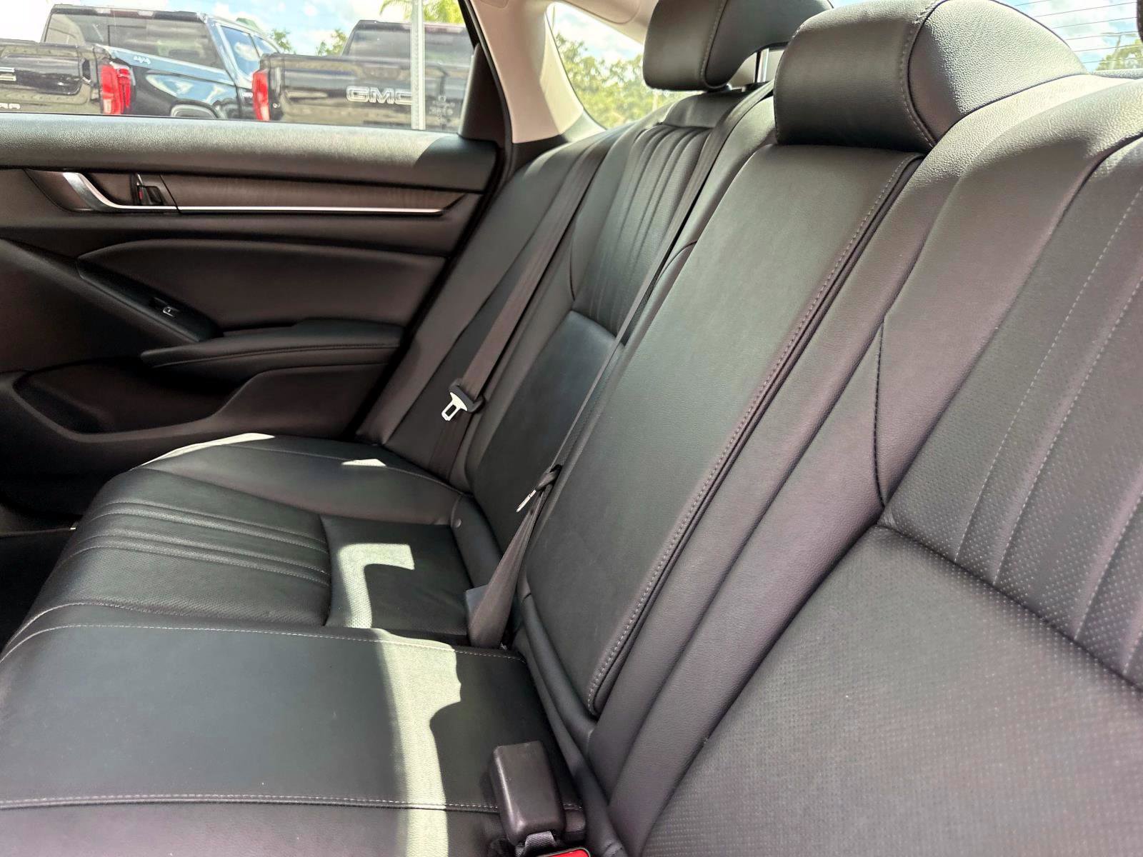 2020 Honda Accord Hybrid EX-L photo 12