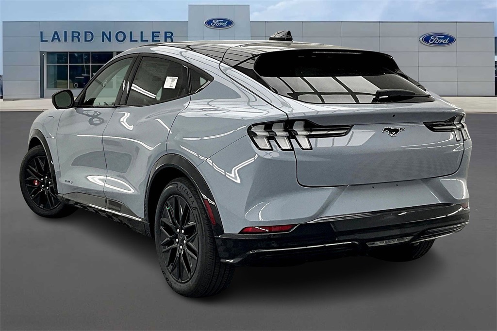 2025 Ford Mustang Mach-E Premium photo 3