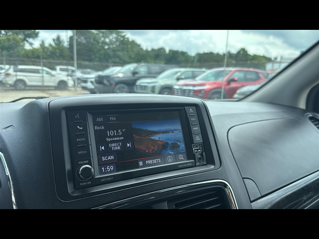 2019 Dodge Grand Caravan SE Sport photo 17