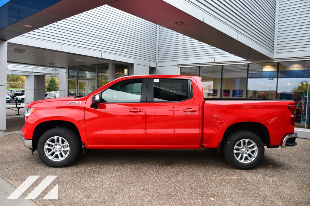 2026 Chevrolet Silverado 1500 LT photo 2