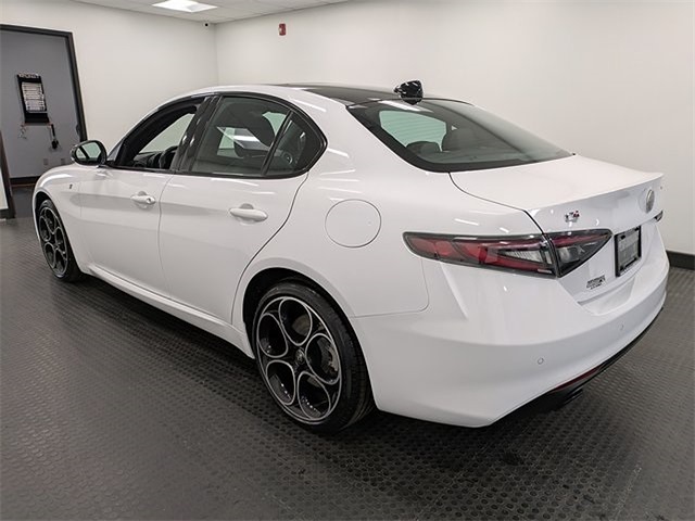 2024 Alfa Romeo Giulia Ti photo 6