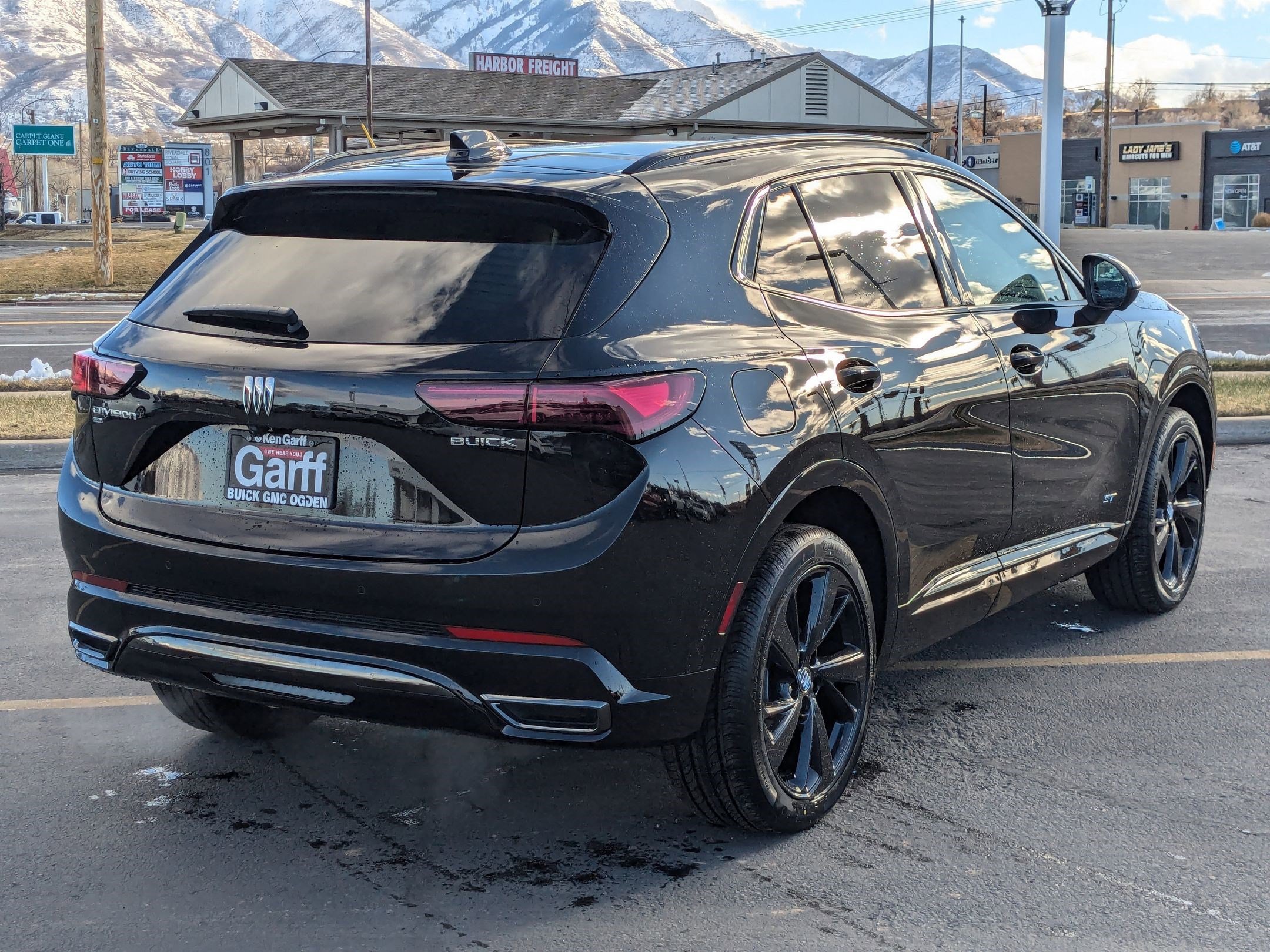 2025 Buick Envision Sport Touring photo 3