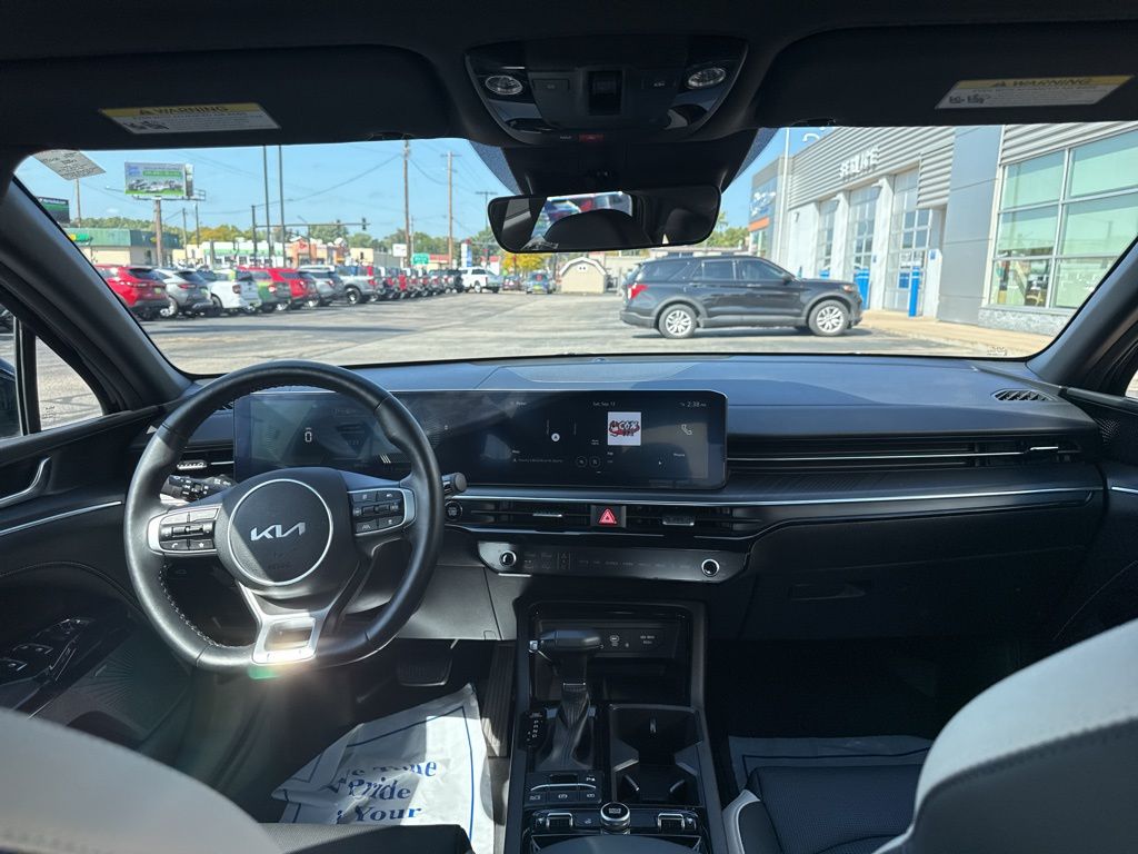 2025 Kia K5 GT-Line photo 30