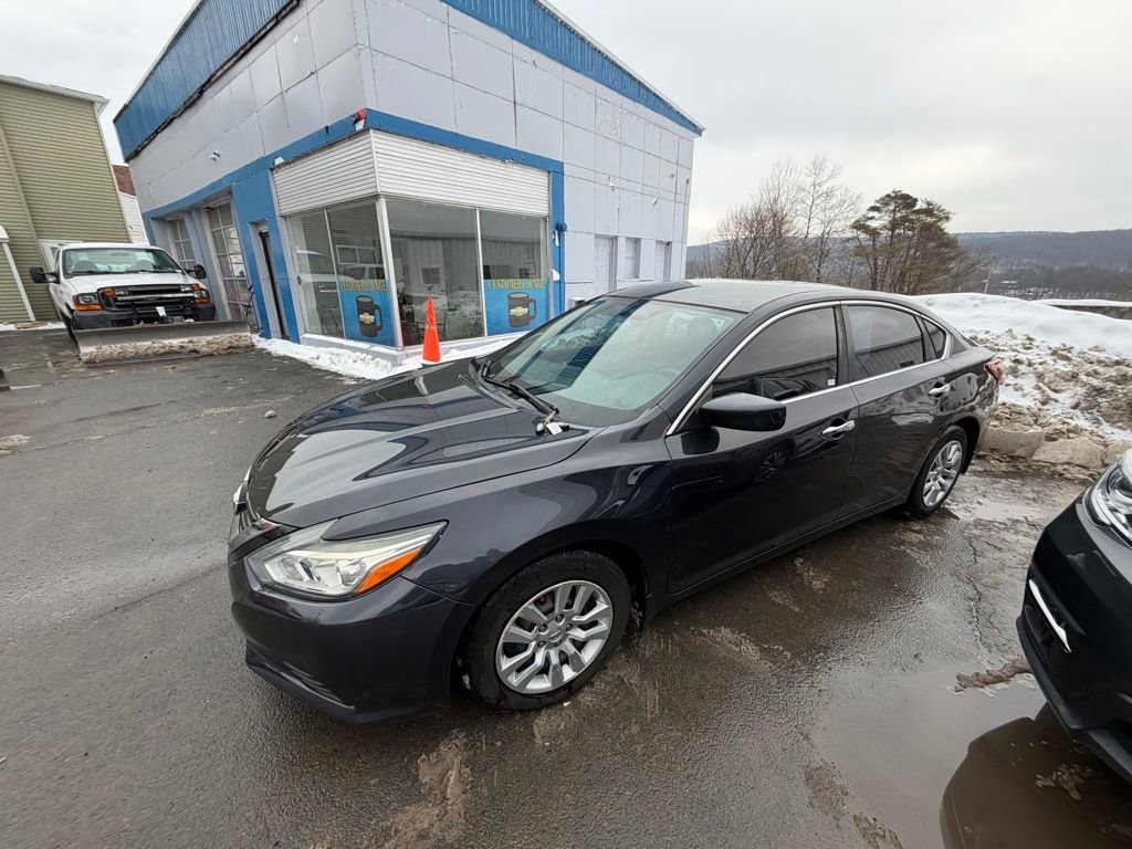 Used 2018 Nissan Altima S with VIN 1N4AL3AP5JC147560 for sale in Forest City, PA