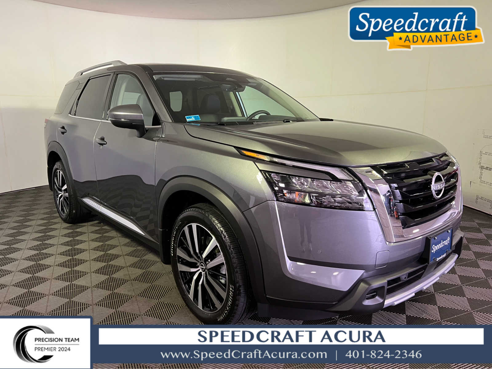 2025 Nissan Pathfinder Platinum's photo