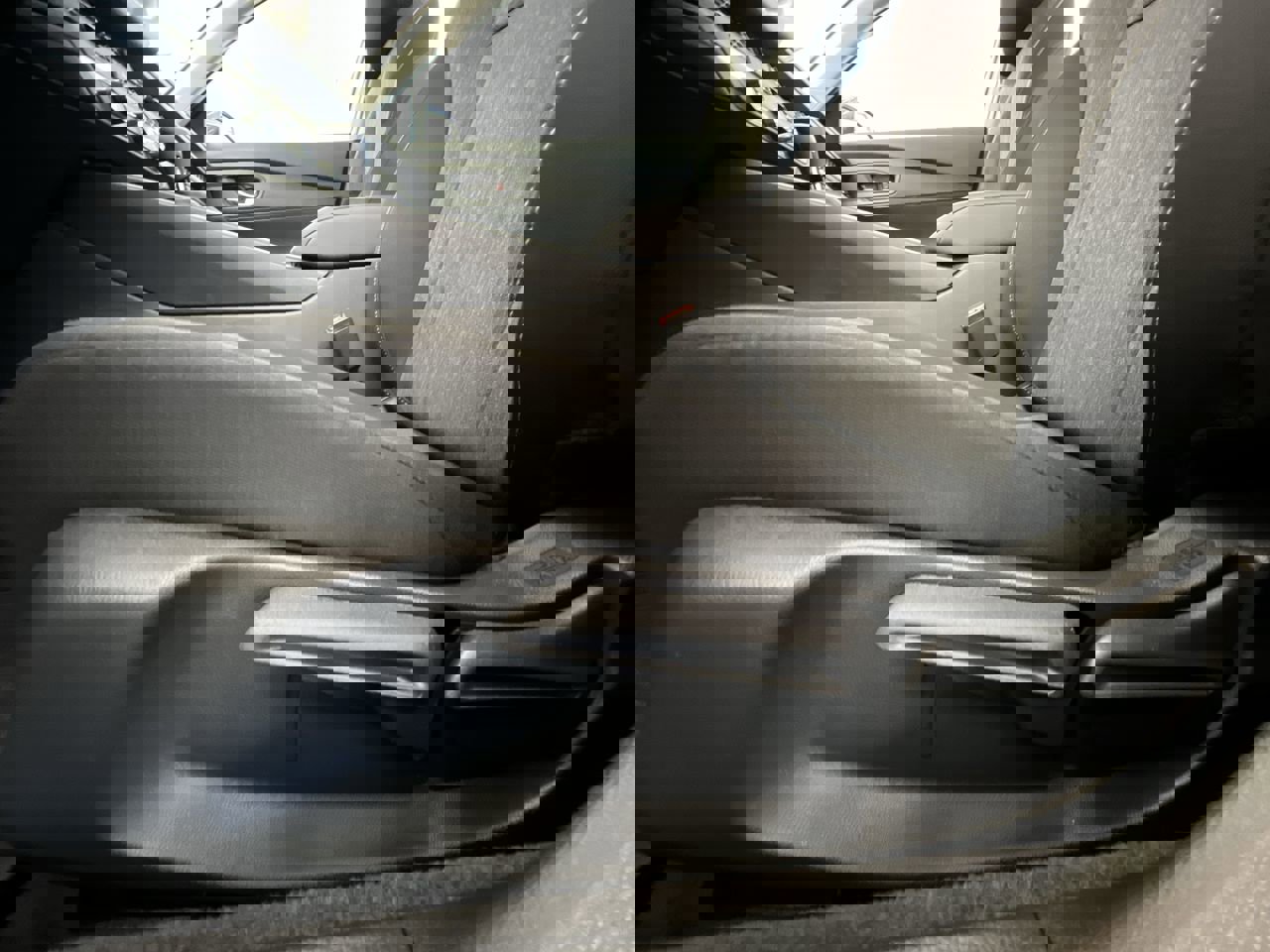 2025 Honda Accord LX photo 4