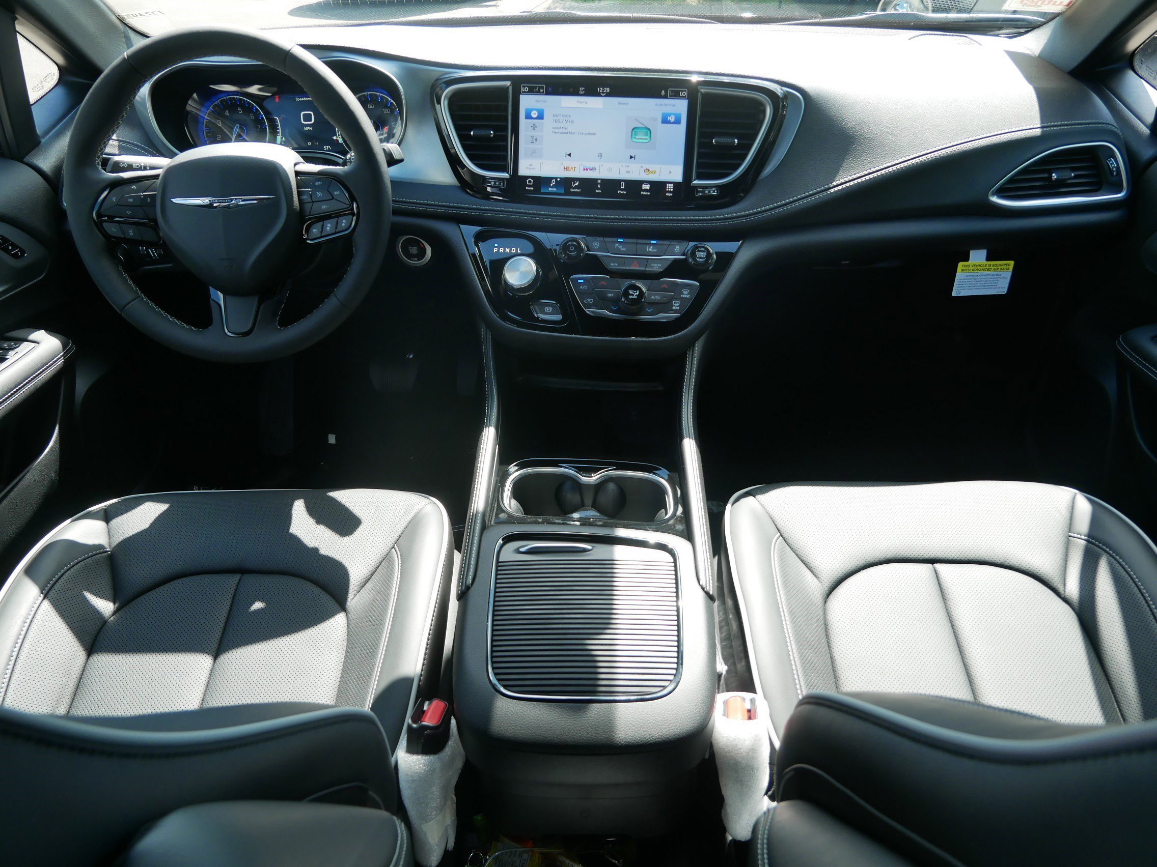 2026 Chrysler Pacifica Limited photo 11
