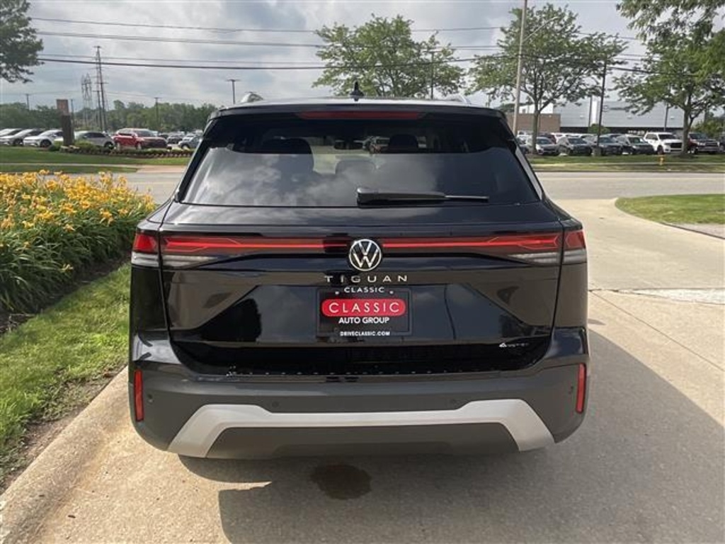 2025 Volkswagen Tiguan S photo 3