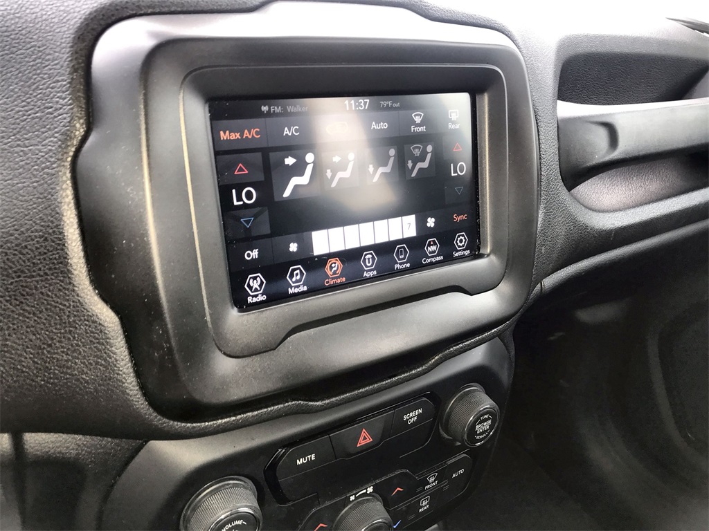 2018 Jeep Renegade Latitude North Edition photo 14