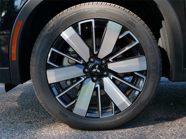 2025 Mitsubishi Outlander SE photo 9