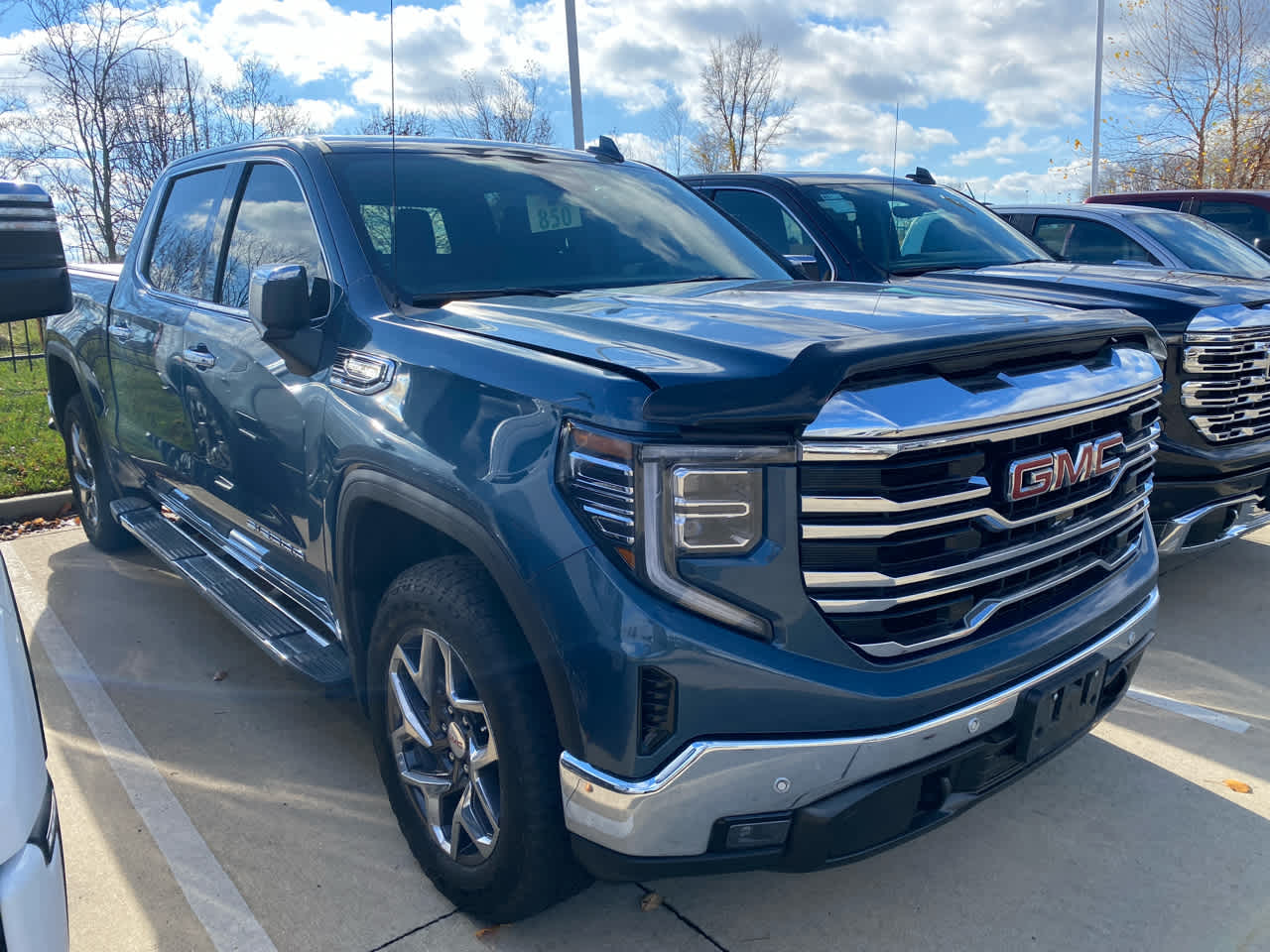 2024 Gmc Sierra 1500 SLT photo 3