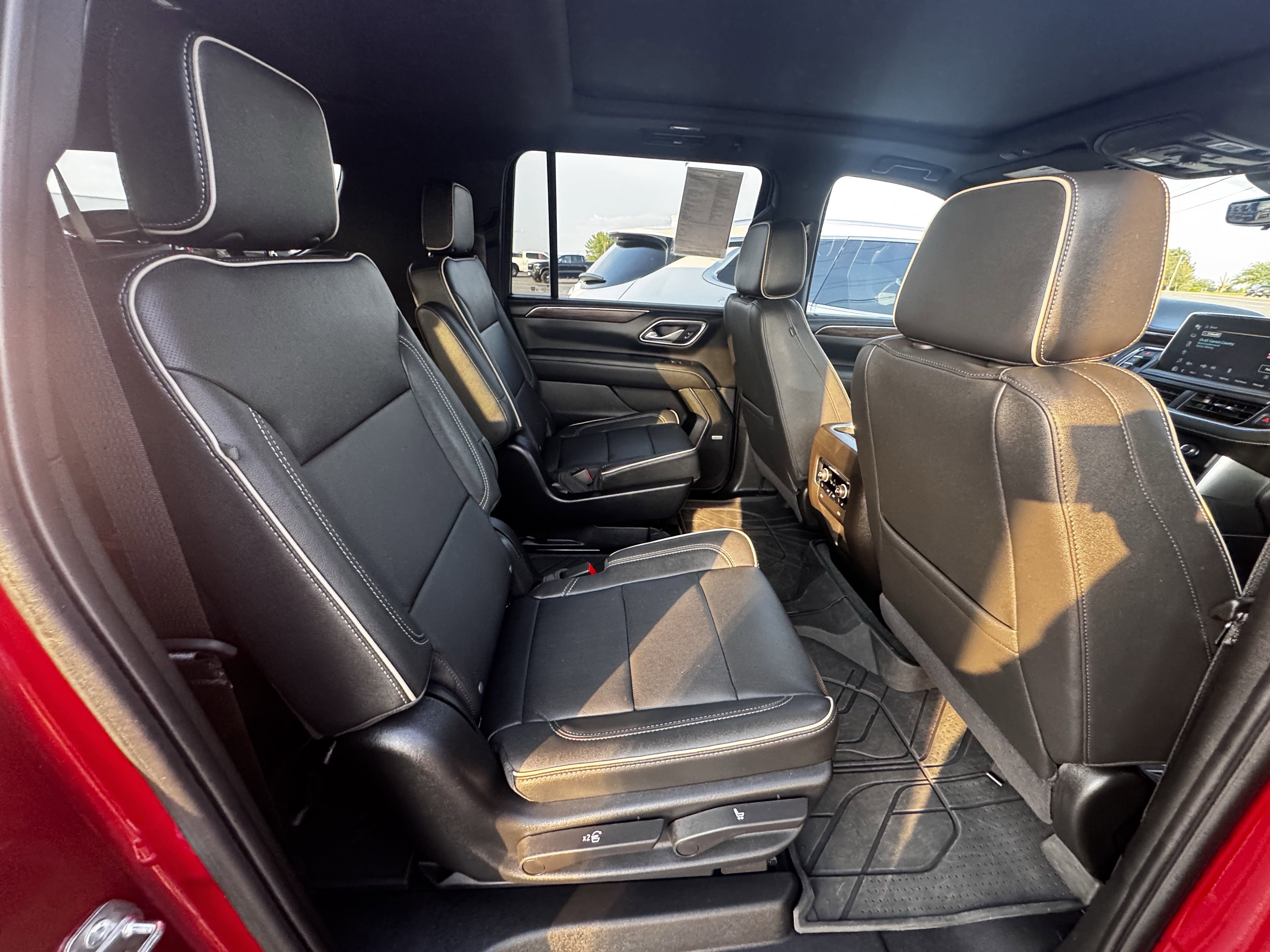 2024 Chevrolet Suburban Premier photo 4
