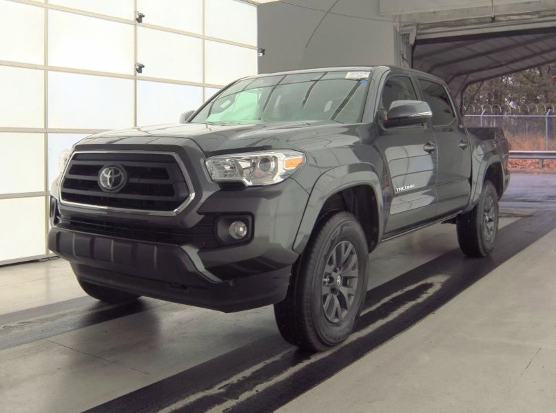 2023 Toyota Tacoma SR5's photo