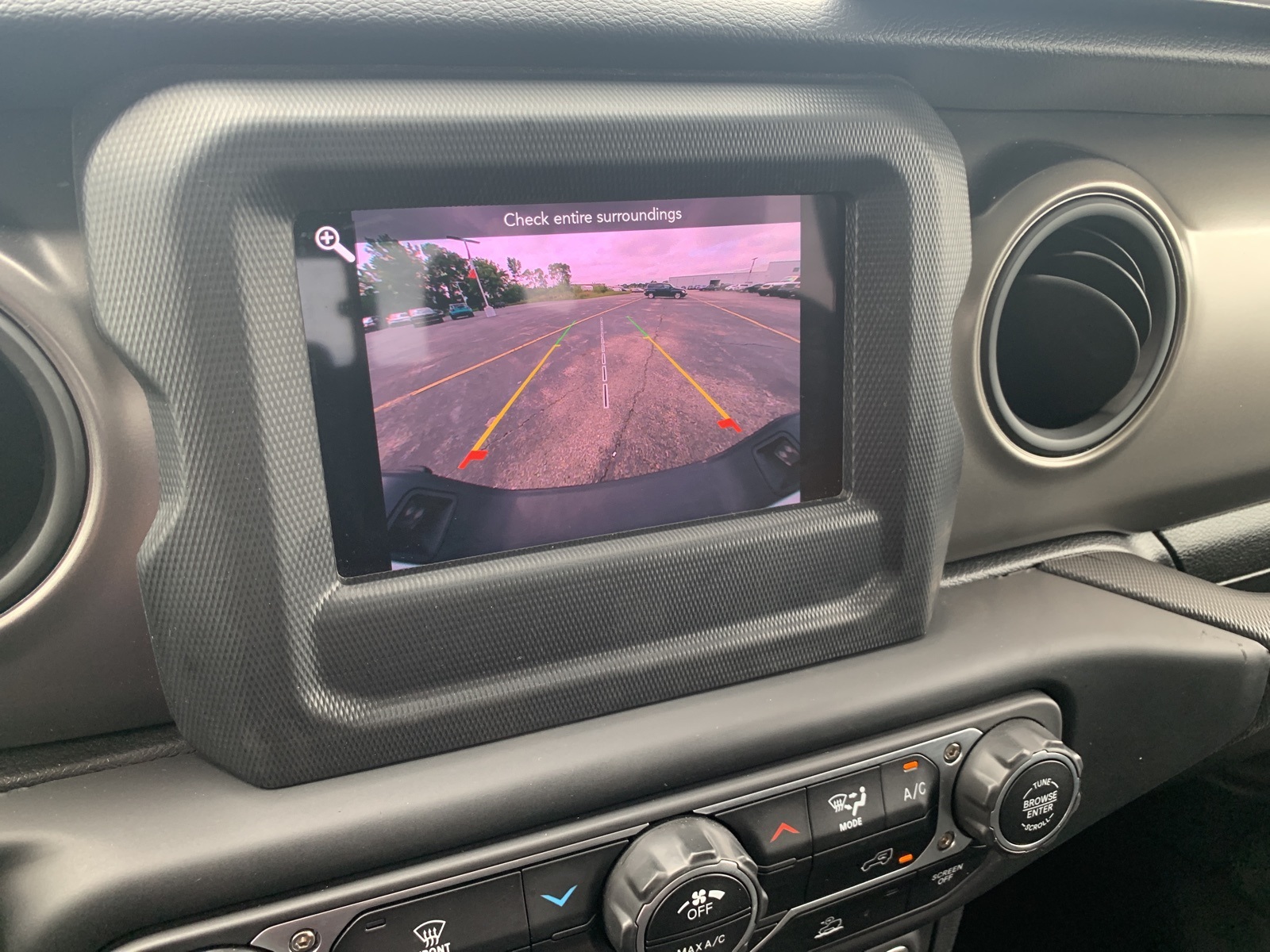 2023 Jeep Gladiator Sport photo 18