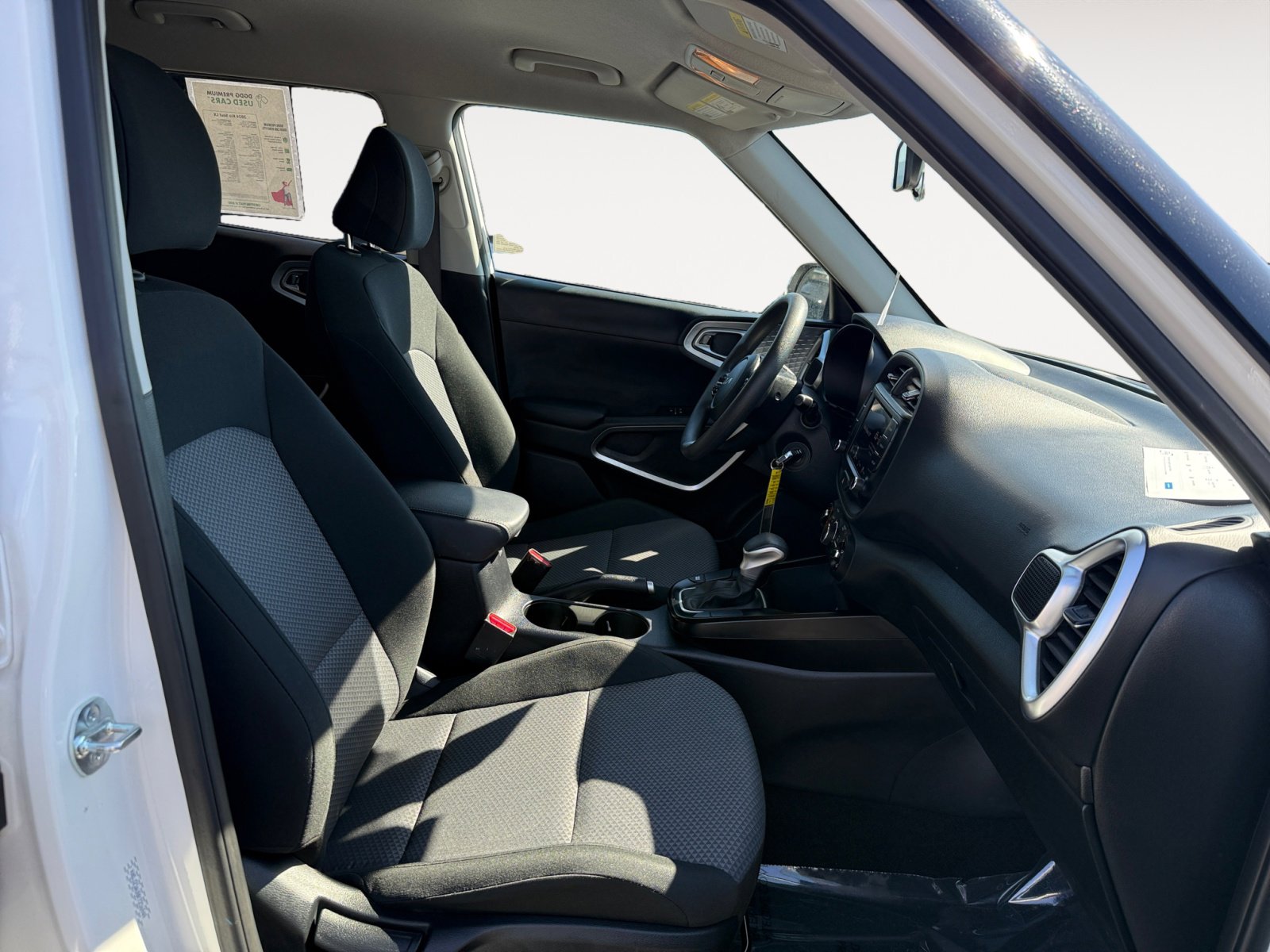 2024 Kia Soul LX photo 16