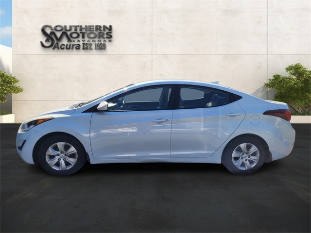 2016 Hyundai Elantra SE photo 2