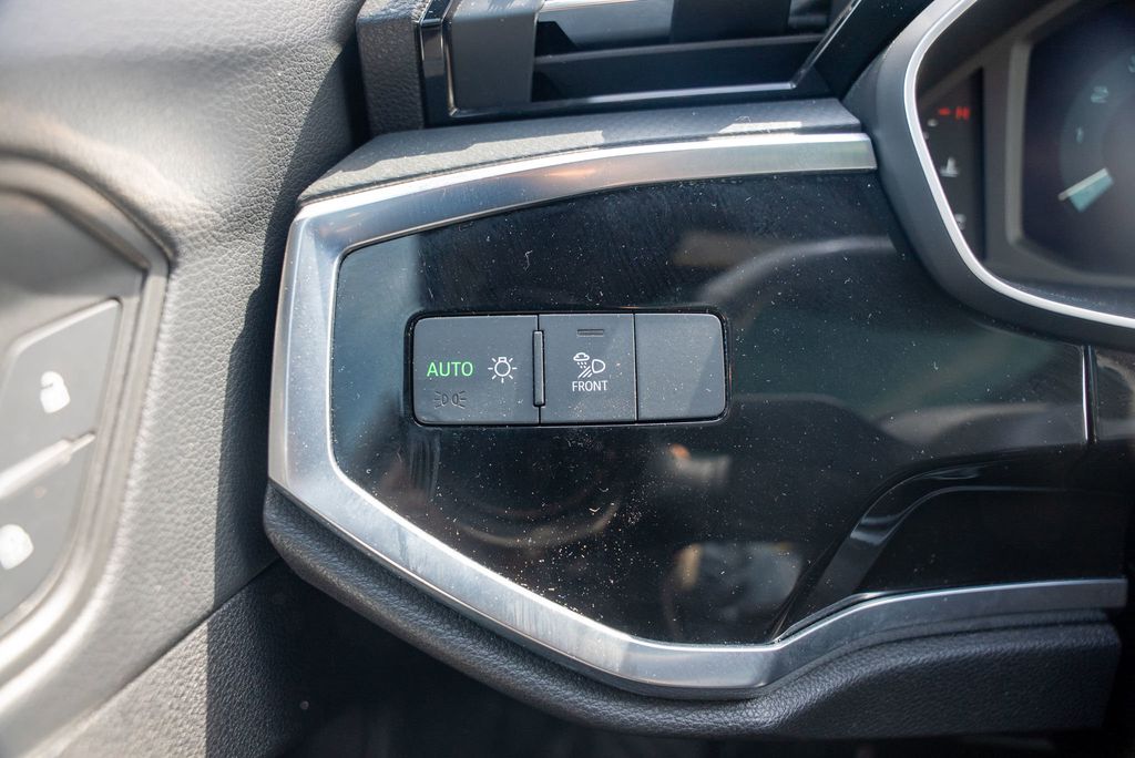 2024 Audi Q3 45 TFSI S line Premium photo 19