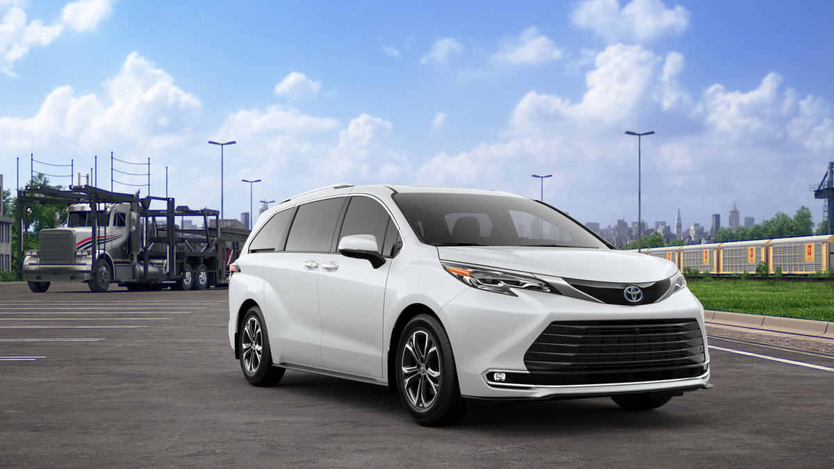 2025 Toyota Sienna Platinum photo 15