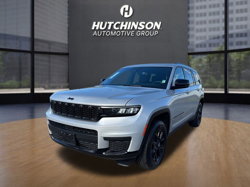 2024 Jeep Grand Cherokee Altitude photo 4