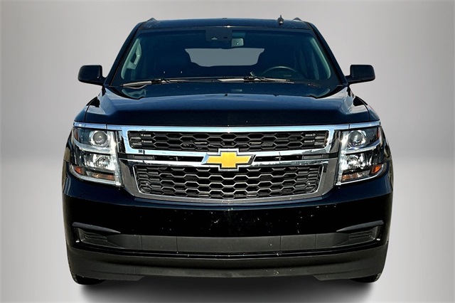 2015 Chevrolet Suburban LT photo 3